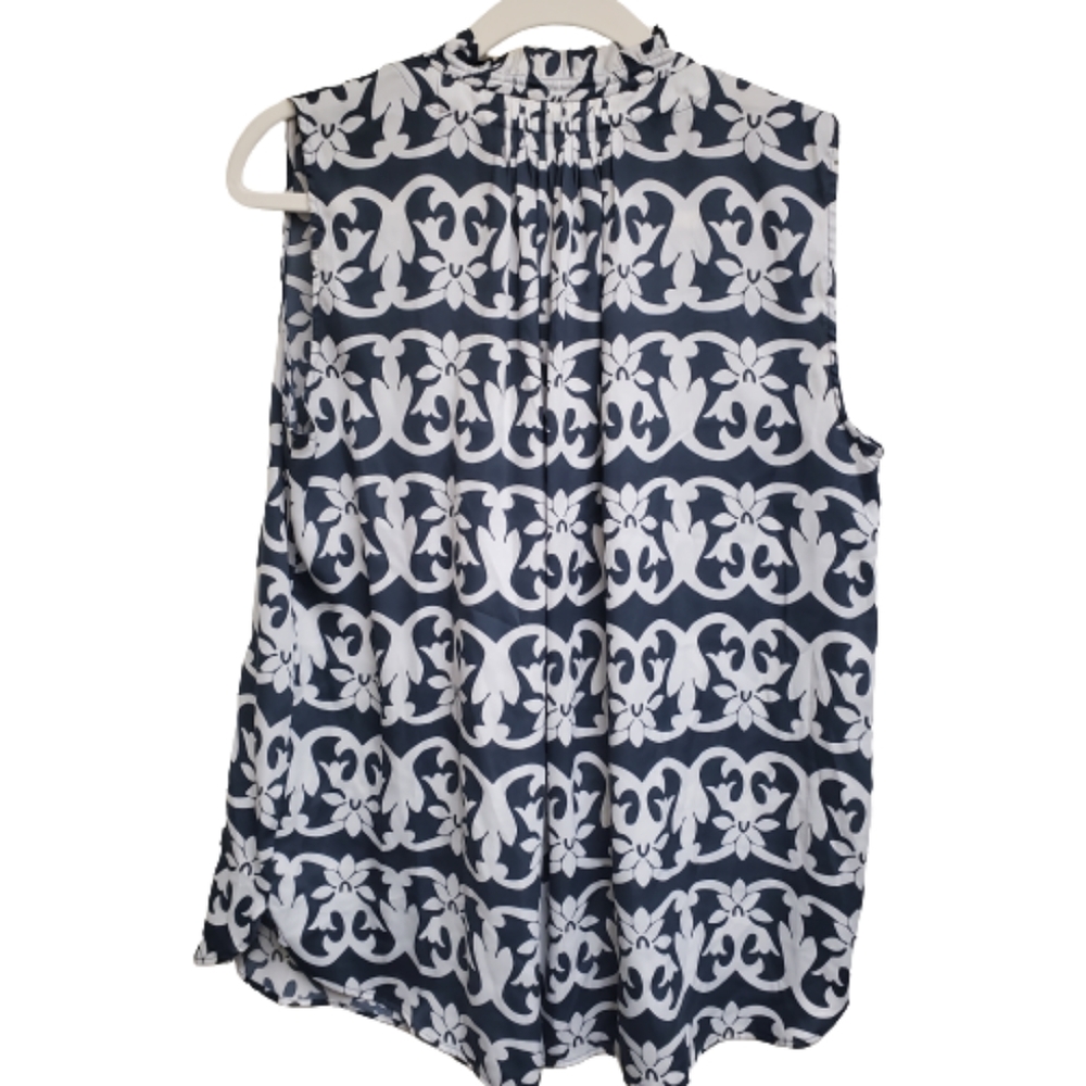 Loft Sleevless Blouse - Picture 2 of 6